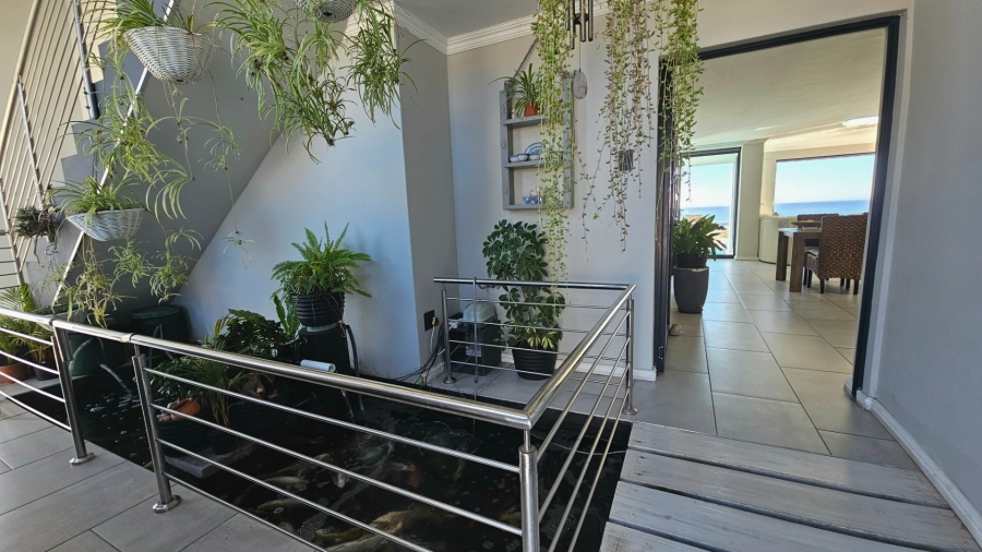 5 Bedroom Property for Sale in Sandy Point Beach Estate Western Cape